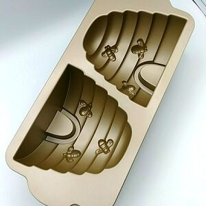 Nordic Ware Beehive Cake Pan